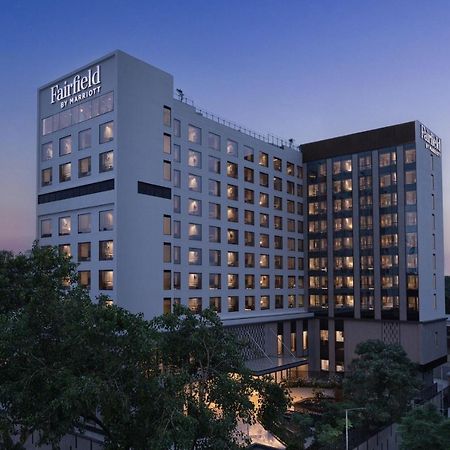 Отель Fairfield By Marriott Mumbai International Airport Экстерьер фото
