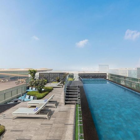 Отель Fairfield By Marriott Mumbai International Airport Экстерьер фото