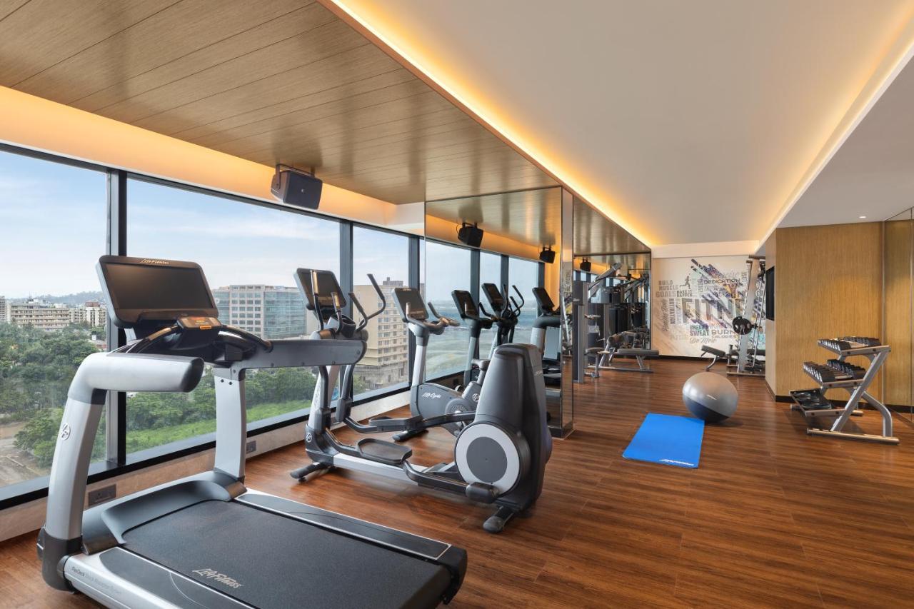 Отель Fairfield By Marriott Mumbai International Airport Экстерьер фото
