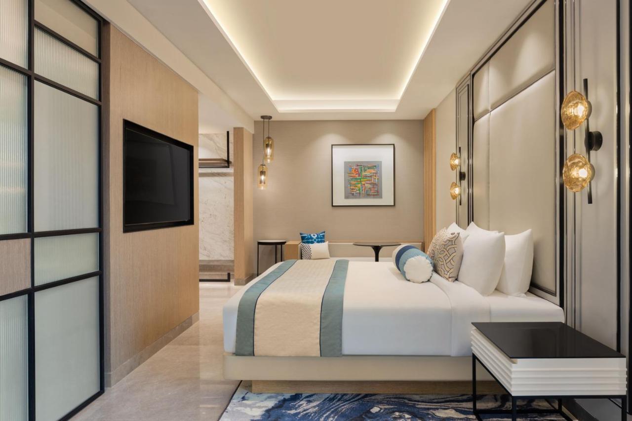 Отель Fairfield By Marriott Mumbai International Airport Экстерьер фото