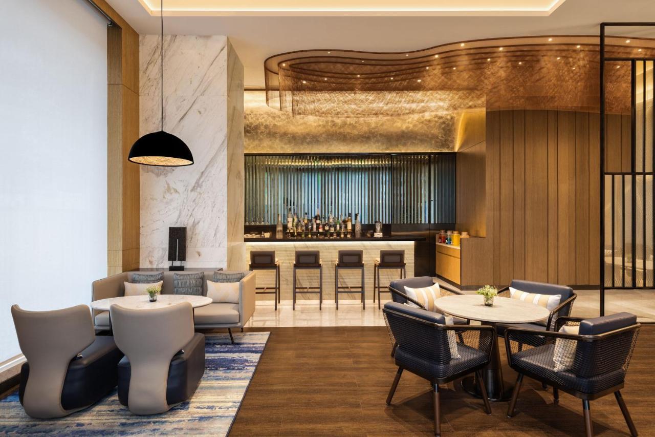 Отель Fairfield By Marriott Mumbai International Airport Экстерьер фото