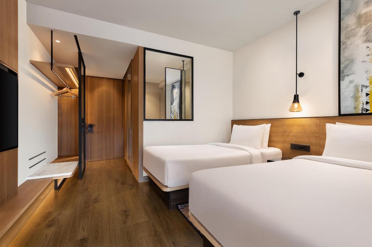 Отель Fairfield By Marriott Mumbai International Airport Экстерьер фото