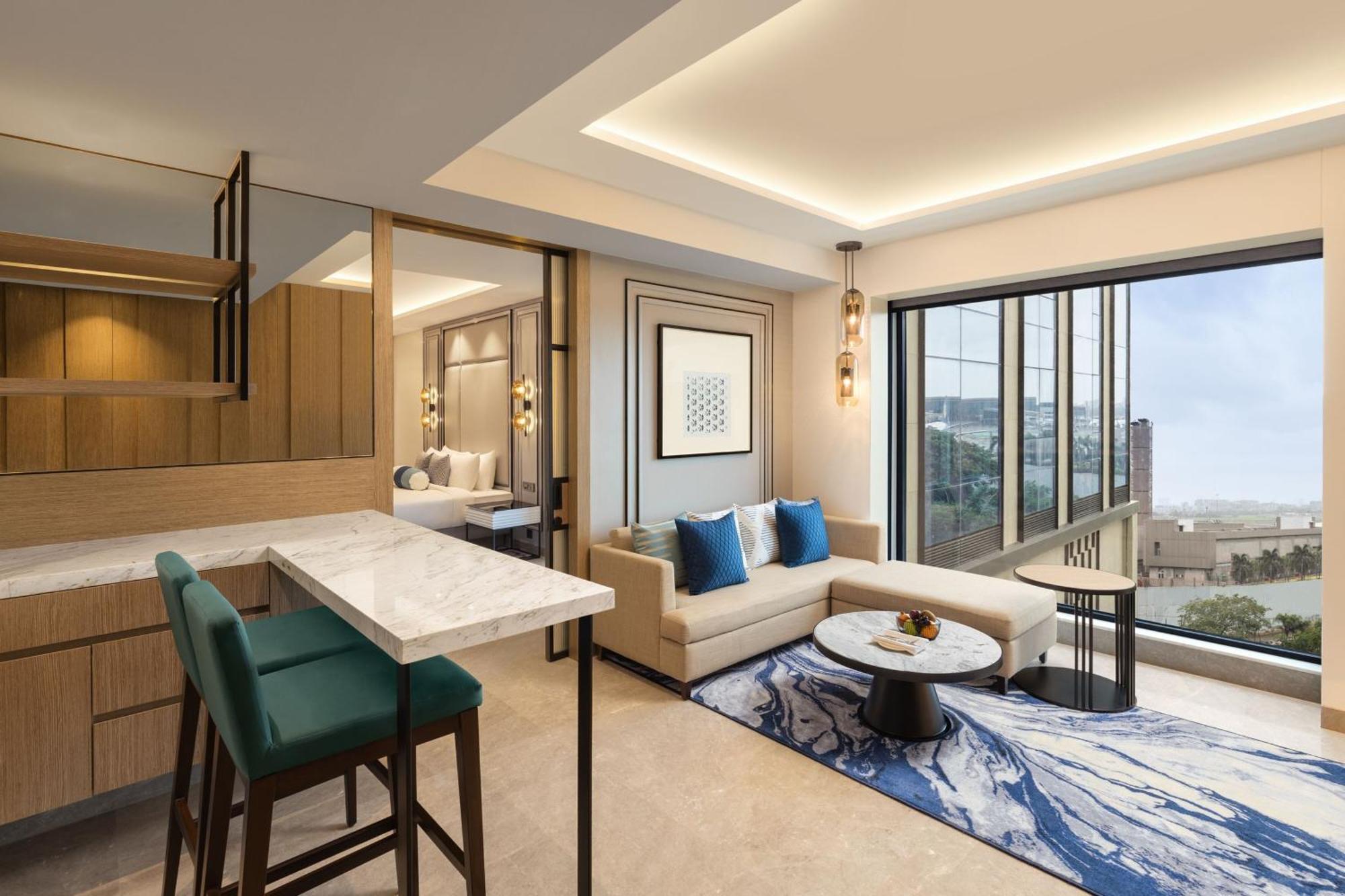 Отель Fairfield By Marriott Mumbai International Airport Экстерьер фото